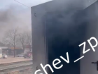 Неизвестные подожгли мобильное укрытие в Запорожье
