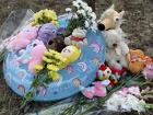 Стихийный мемориал погибшим в результате удара ВСУ по базе отдыха появился в Кирилловке