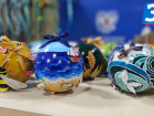 Юные запорожские художники отправили ёлочные игрушки в Киров