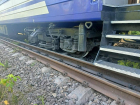 Три вагона пассажирского поезда Запорожье-Солотвино сошли с рельсов