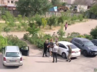 В Запорожье сотрудники ТЦК силой вытащили парня из машины прямо на парковке