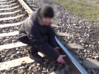 Житель Токмака показал на видео, как собирался взорвать железную дорогу