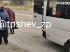 Мужчина выпал из маршрутки прямо на дорогу в Запорожье