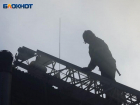 Власти Запорожья сообщили о пожаре в одном из районов города после ударов авиабомб