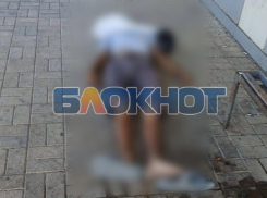 Труп 46-летнего мужчины нашли на остановке у центрального автовокзала в Кирилловке
