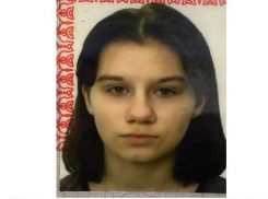 16-летняя девушка в черной куртке внезапно исчезла в Мелитополе 
