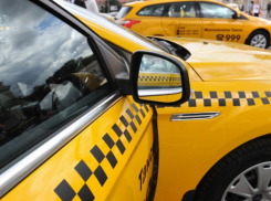 В Мелитополе таксист заплатит 5 000 рублей за нелегальные «шашечки» на машине