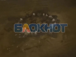 Жители Мелитополя показали, как улицу Ярослава Мудрого затопило водой после мощного прорыва трубы