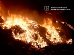 Промышленное предприятие загорелось ночью после взрывов в Запорожье