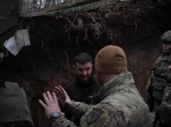 Приезд Зеленского в Запорожье и фотосессию на фоне HIMARS назвали спектаклем 