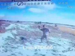 Российский боец сбил украинский дрон своей рацией