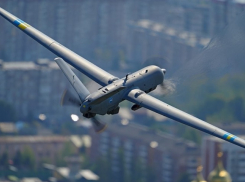 Пролёт дронов ВСУ над Бердянском попал на видео в ночь на 13 ноября