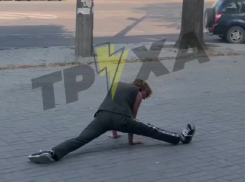 Фееричный шпагат публично показала запорожанка и стала звездой соцсетей