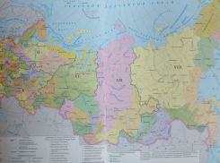 Поздняков: госслужащие получили карты с Запорожьем в составе России