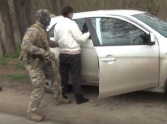 Кадры задержания семейного подряда террористов показала ФСБ в Мелитополе