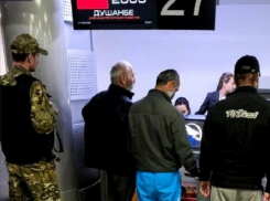 Трёх мигрантов-нелегалов выгнали из Запорожской области и запретили им въезд в РФ