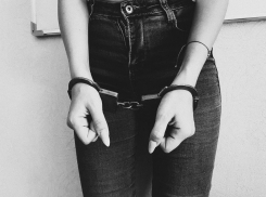 Покусавшая полицейского жительница Мелитополя получила полтора года колонии