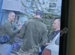 В Запорожье сотрудники ТЦК с улыбкой на лице скрутили мужчину