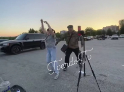 В Запорожье неизвестный мужчина избил ремнём тиктокершу