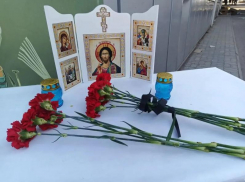Организован мемориал жертвам украинской атаки на рынок в Токмаке
