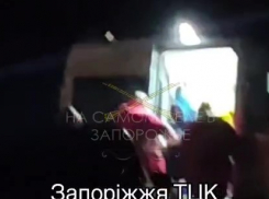 Мобилизованного жителя Запорожья увезли на скорой после двух часов пребывания в военкомате