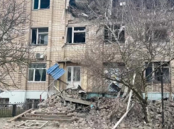 Последствия ночного удара ВСУ по зданию почты в Приморске показал губернатор Балицкий