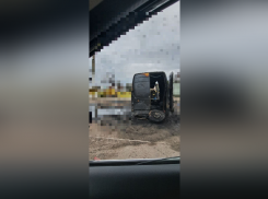 Двое экспедиторов пострадали во время удара ВСУ по машине в Каменско-Днепровском округе