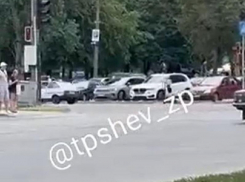 Опасную езду малолетнего самокатчика сняли на видео в Запорожье