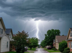 В Запорожской области объявили штормовое предупреждение из-за грозы и града