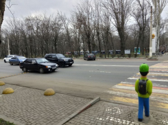 В Мелитополе начали установку лежачих полицейских на опасных участках дорог