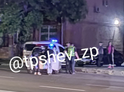 Автомобиль влетел в остановку и сбил парня в Запорожье