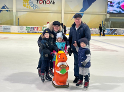 В Мелитополе следователи подарили гостинцы четверым детям погибшего героя СВО