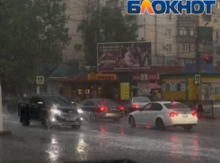 Выпала годовая норма осадков за день: появились кадры тропического ливня в Мелитополе