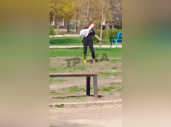 Появилось видео, как в жительницу Запорожья «вселился бес»