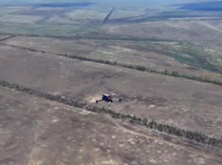 Эпичную дуэль дронов сняли на видео в Запорожской области