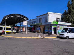 Обломки дронов ВСУ нашли  у автовокзала после ночной атаки на Бердянск