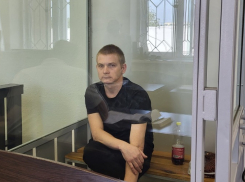 В Запорожской области пьяный отчим сбросил с высоты собственного роста трехлетнего пасынка