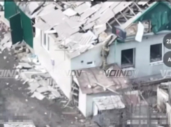 Появились кадры установки флага над Днепроэнергией на границе с Запорожьем