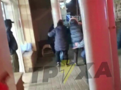 Охранник магазина попал в массовую драку из-за шоколадки в Запорожье