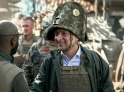 Заглянул в воронку, рассказал о «настоящем мире» и задобрил наградами: похождения Зеленского на Запорожском фронте