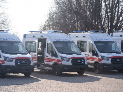 Медучреждения Запорожской области получили пять спецмашин