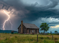 В Запорожье объявлен жёлтый уровень погодной опасности из-за грозы