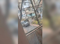 Появилось видео, как доставщика еды скрутили военкомы в Запорожье