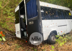 Появились кадры с места, где перевернулась маршрутка с пассажирами в Запорожье