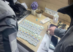 Запорожские военкомы за деньги отмазали 1,5 тысячи мужчин от службы в ВСУ