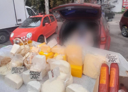 Власти Запорожья открыли охоту на бабушек, продающих на улицах домашнее молоко и масло