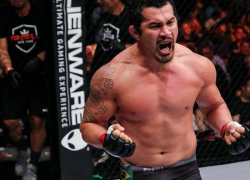 Бразильский боец UFC Баррозу в Мелитополе попросил у Путина гражданство РФ