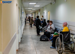 «Тянутся аж на улицу»: мелитопольцы рассказали о жутких очередях в городской стоматологии