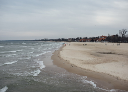 Штормовое предупреждение объявили на запорожском побережье Азовского моря в ночь на 7 декабря