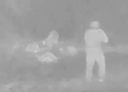 Сдача в плен группы боевиков ВСУ попала на видео у запорожского села Щербаки 